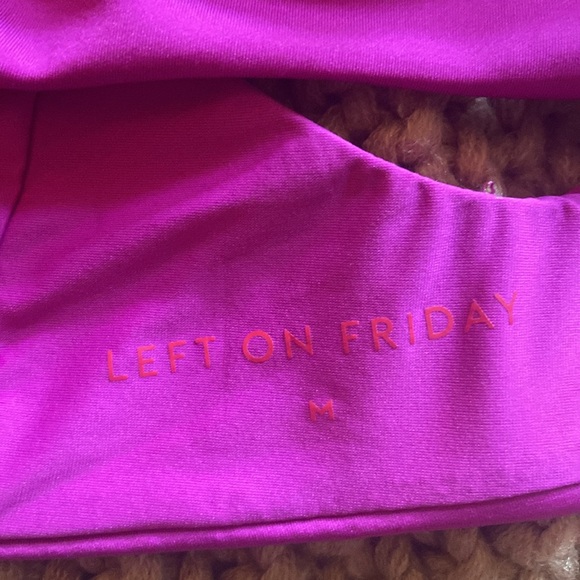 EUC left on Friday plunge top in aloha - Picture 2 of 2